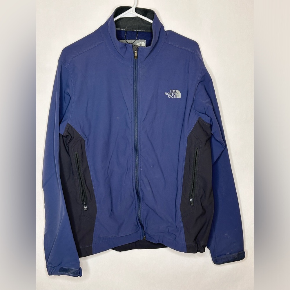 North Face Men’s Size Large full front zip jacket , large front zip pockets Blue